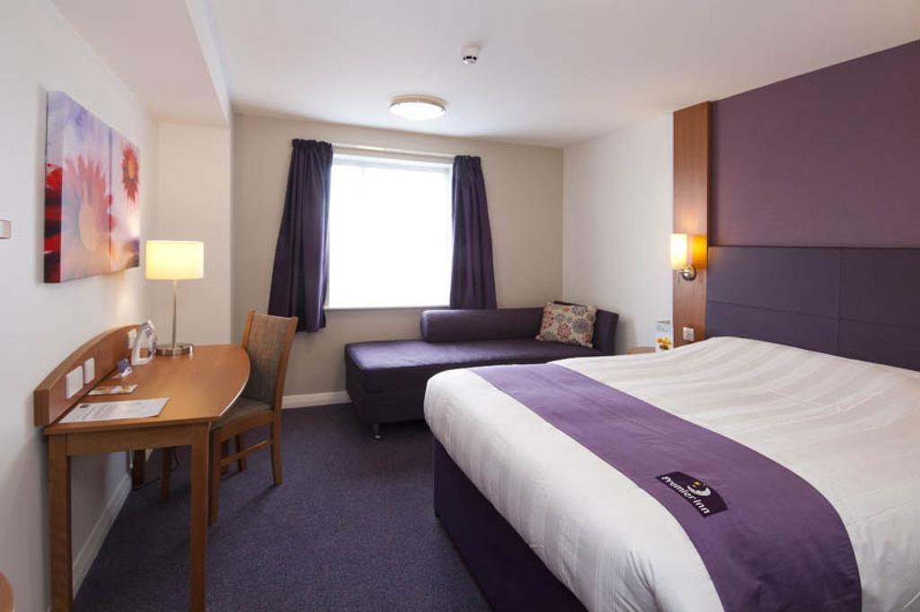 Premier Inn Bournemouth East 외부 사진