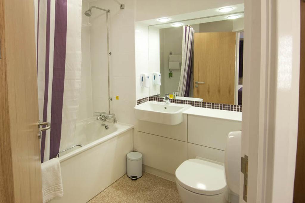 Premier Inn Bournemouth East 객실 사진