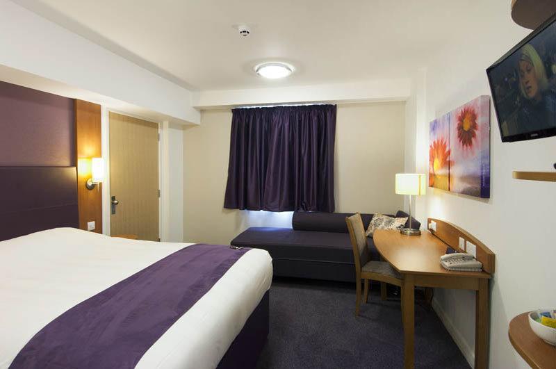 Premier Inn Bournemouth East 외부 사진